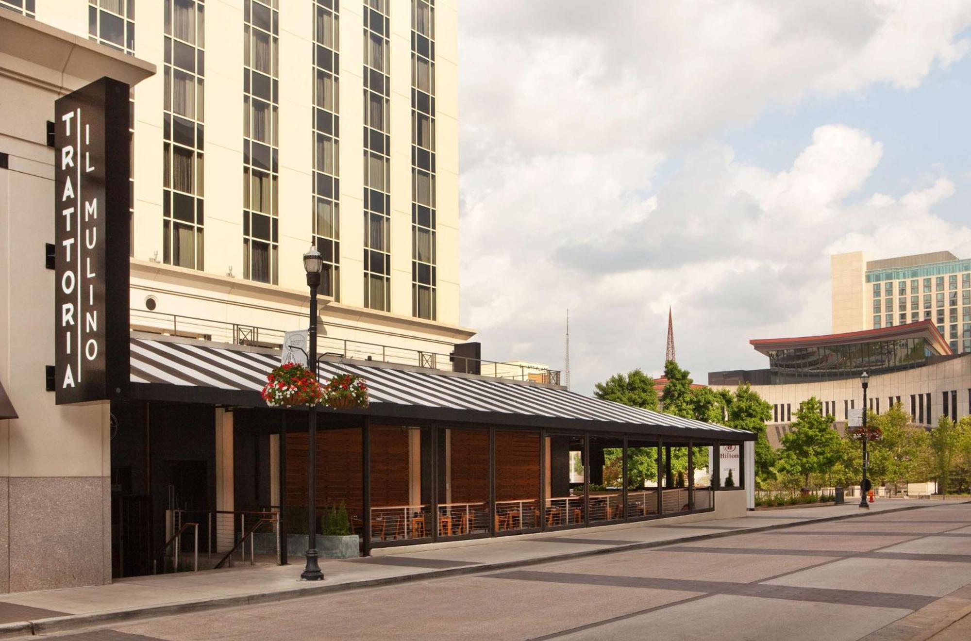 Hilton Nashville Downtown Exterior photo
